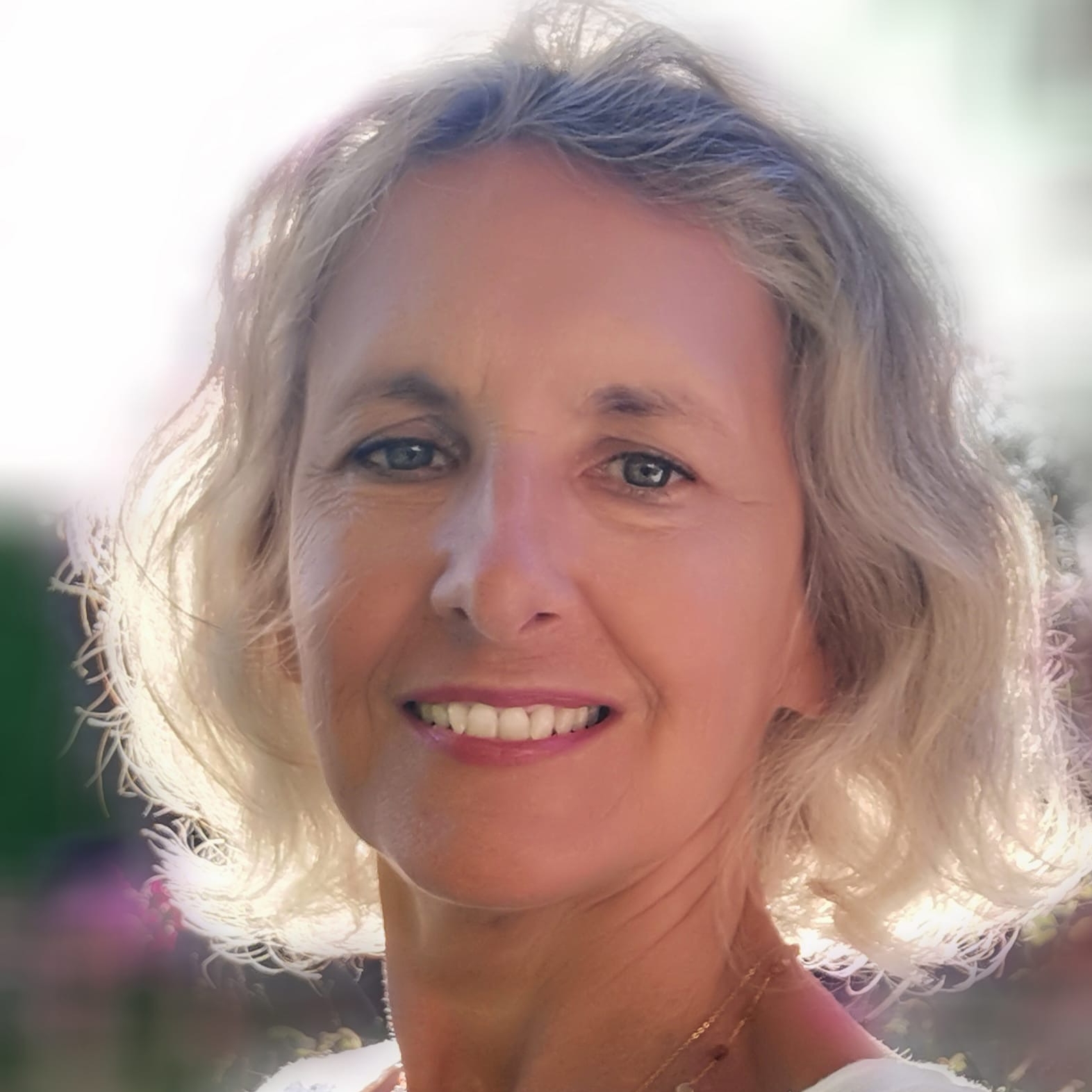 À Propos 252041784-104724945349975-2627709264226536385-n